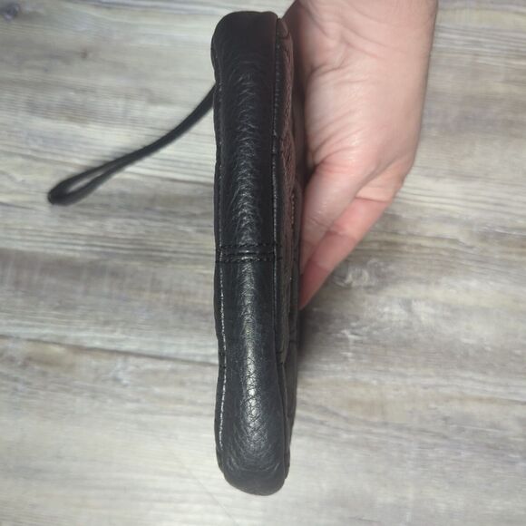 Vera Bradley Quilted Sophie Wristlet Genuine Leather Black W/ Floral Lining - Picture 11 of 12